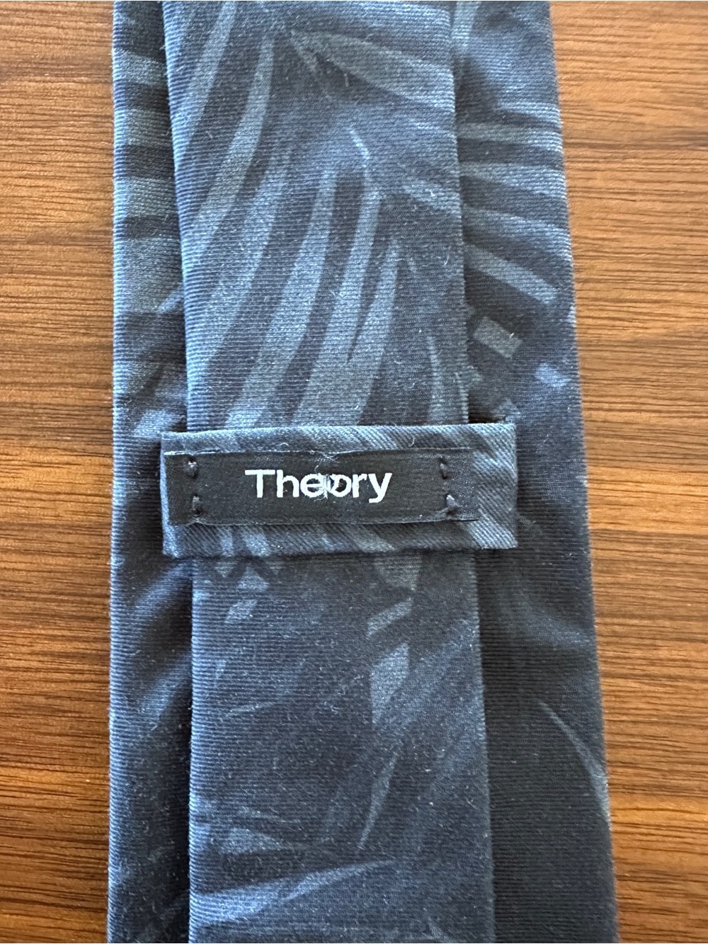 Theory Men's Dark Navy Palm-Pattern Silk Tie